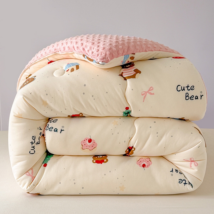 91家纺网 家纺一手货源 找家纺 天瑜家纺 2025新款针织棉豆豆绒大豆被冬被被子被芯 可爱熊粉