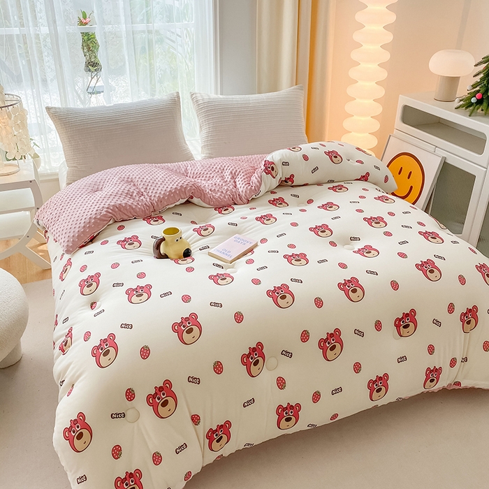 91家纺网 家纺一手货源 找家纺 天瑜家纺 2025新款针织棉豆豆绒大豆被冬被被子被芯 小草莓熊