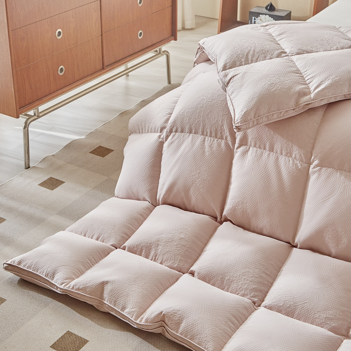 91家纺网 家纺一手货源 找家纺 （总）暖羽屋羽绒馆 2025新款绒子含量95鸭绒  莫代尔混纺95白鸭绒被双人鸭绒 b面 羽绒被子冬被芯