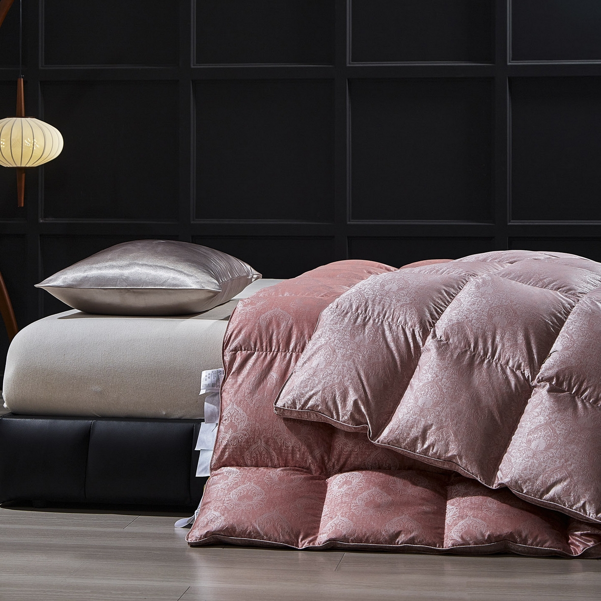 91家纺网 家纺一手货源 找家纺 暖羽屋羽绒馆 2025新款绒子含量95鸭绒  莫代尔混纺95白鸭绒被双人鸭绒 b面 羽绒被子冬被芯 玫瑰物语 B面效果