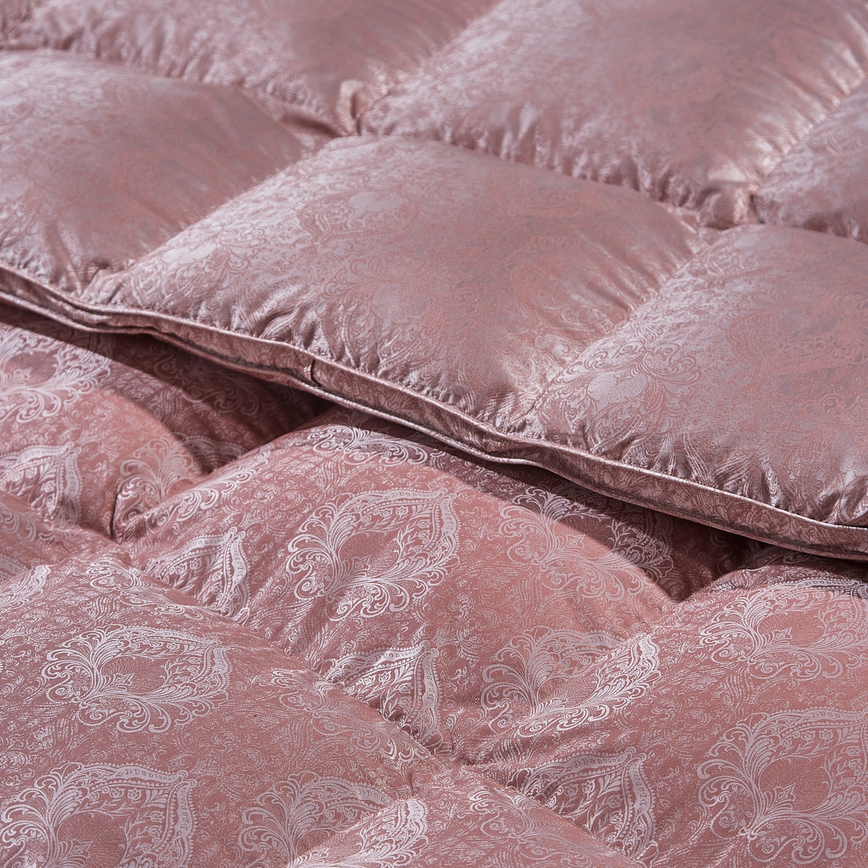 91家纺网 家纺一手货源 找家纺 暖羽屋羽绒馆 2025新款绒子含量95鸭绒  莫代尔混纺95白鸭绒被双人鸭绒 b面 羽绒被子冬被芯 玫瑰物语 B面效果