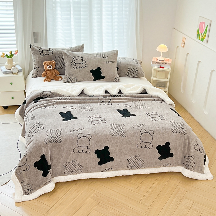 91家纺网 家纺一手货源 找家纺 欧邦 2025新款A类舒棉绒毛毯盖毯毯子-可可熊 可可熊-灰色