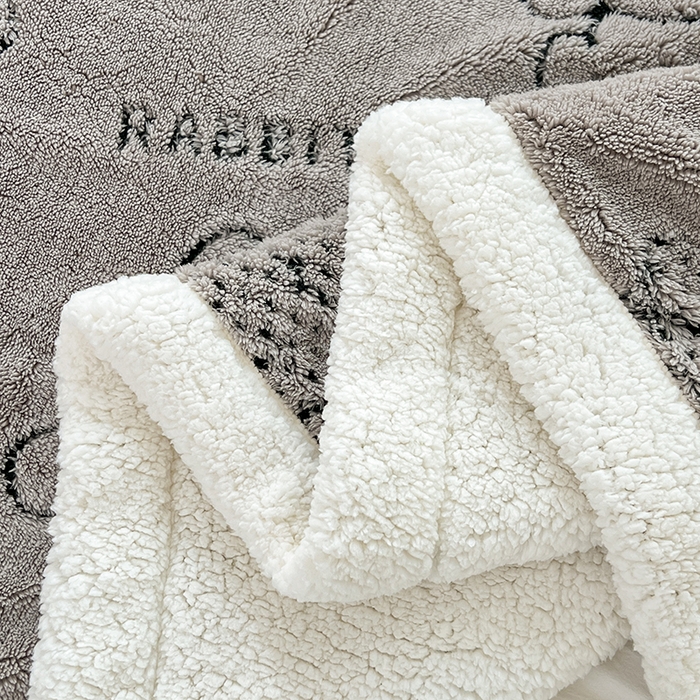 91家纺网 家纺一手货源 找家纺 欧邦 2025新款A类舒棉绒毛毯盖毯毯子-可可熊 可可熊-灰色