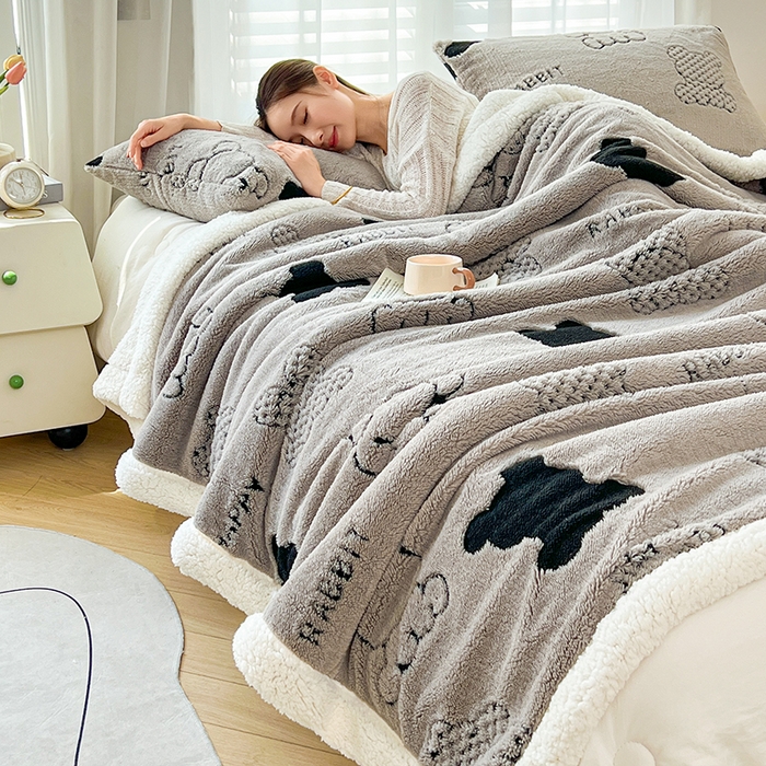 91家纺网 家纺一手货源 找家纺 欧邦 2025新款A类舒棉绒毛毯盖毯毯子-可可熊 可可熊-灰色