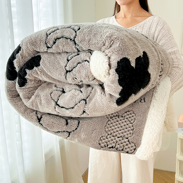 91家纺网 家纺一手货源 找家纺 欧邦 2025新款A类舒棉绒毛毯盖毯毯子-可可熊 可可熊-灰色