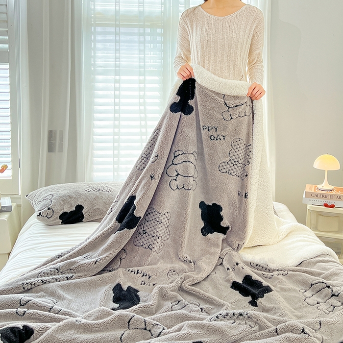 91家纺网 家纺一手货源 找家纺 欧邦 2025新款A类舒棉绒毛毯盖毯毯子-可可熊 可可熊-灰色