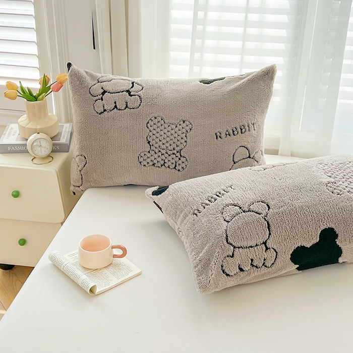 91家纺网 家纺一手货源 找家纺 欧邦 2025新款A类舒棉绒毛毯盖毯毯子-可可熊 可可熊-灰色