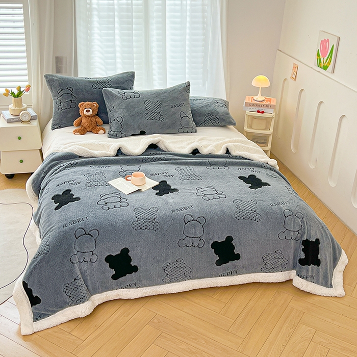 91家纺网 家纺一手货源 找家纺 欧邦 2025新款A类舒棉绒毛毯盖毯毯子-可可熊 可可熊-蓝灰