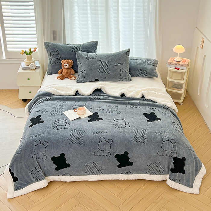 91家纺网 家纺一手货源 找家纺 欧邦 2025新款A类舒棉绒毛毯盖毯毯子-可可熊 可可熊-蓝灰