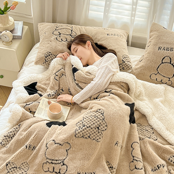 91家纺网 家纺一手货源 找家纺 欧邦 2025新款A类舒棉绒毛毯盖毯毯子-可可熊 可可熊-咖色