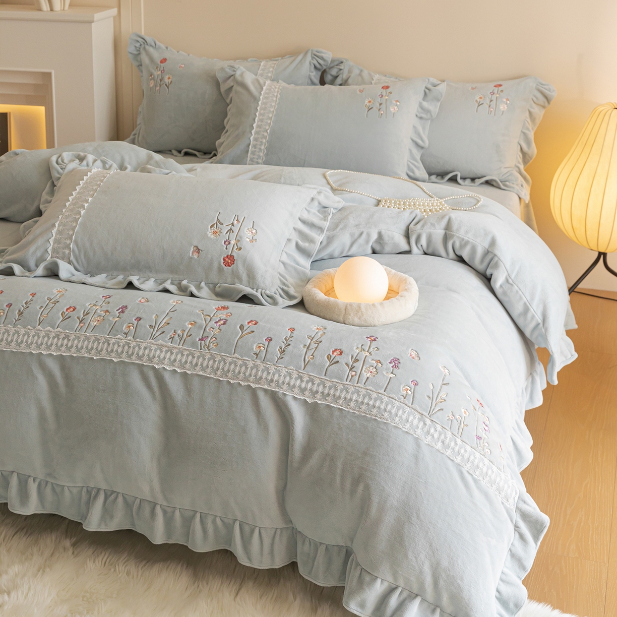 91家纺网 家纺一手货源 找家纺 （总）艾唯希家纺 2025新款高端全消光公主绒工艺四件套牛奶绒-花意