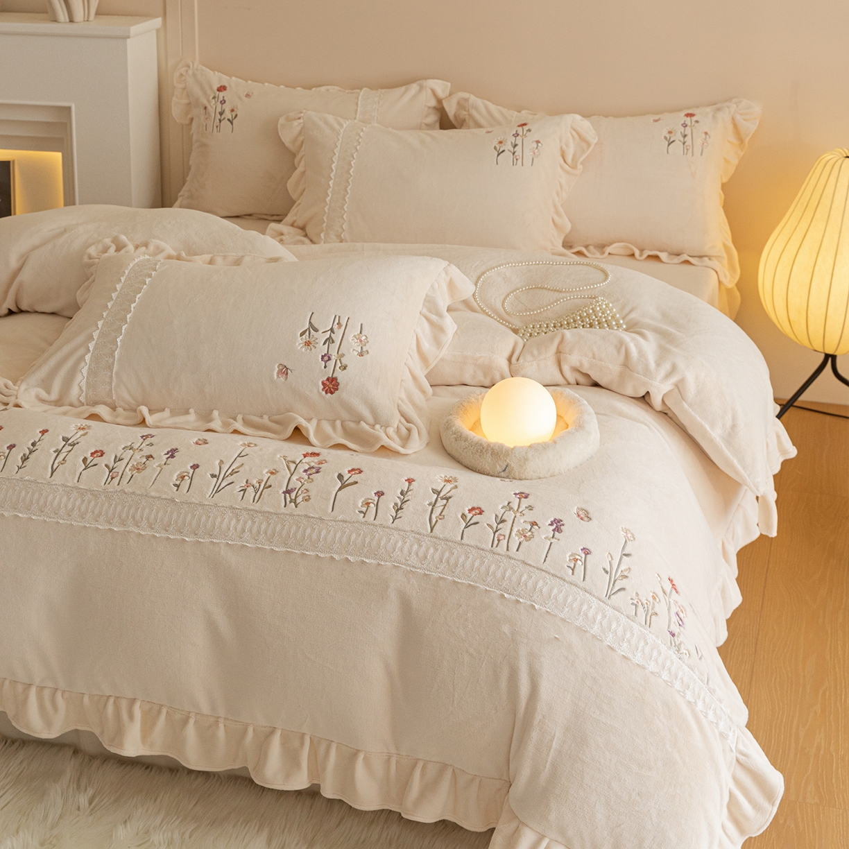 91家纺网 家纺一手货源 找家纺 （总）艾唯希家纺 2025新款高端全消光公主绒工艺四件套牛奶绒-花意