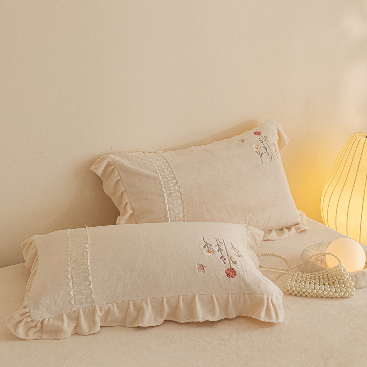 91家纺网 家纺一手货源 找家纺 艾唯希家纺 2025新款高端全消光公主绒工艺四件套-花意 花意-奶酪