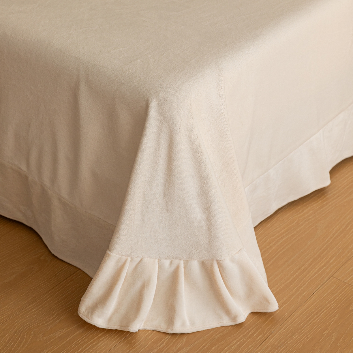 91家纺网 家纺一手货源 找家纺 艾唯希家纺 2025新款高端全消光公主绒工艺四件套-花意 花意-奶酪