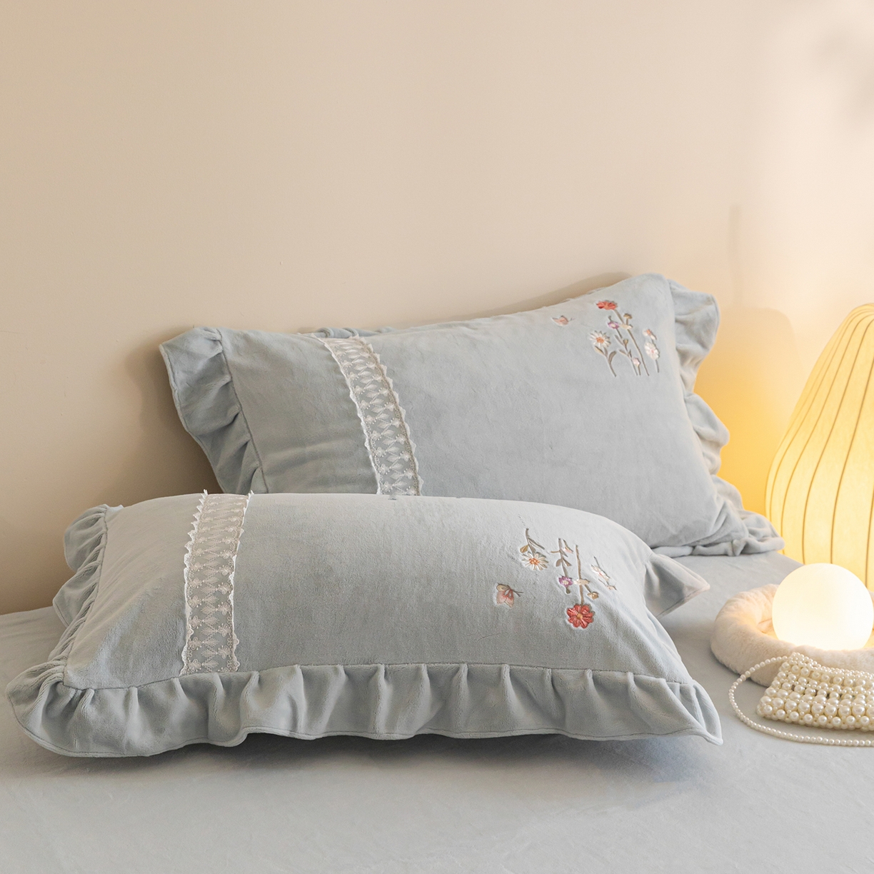 91家纺网 家纺一手货源 找家纺 艾唯希家纺 2025新款高端全消光公主绒工艺四件套-花意 花意-蓝