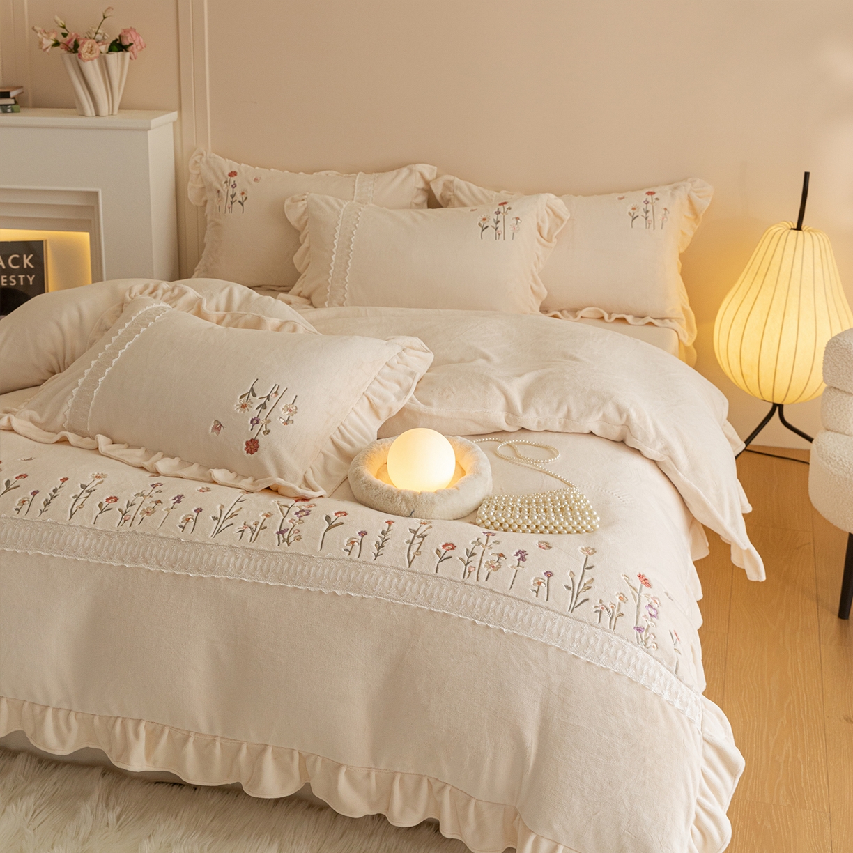 91家纺网 家纺一手货源 找家纺 艾唯希家纺 2025新款高端全消光公主绒工艺四件套-花意 花意-奶酪