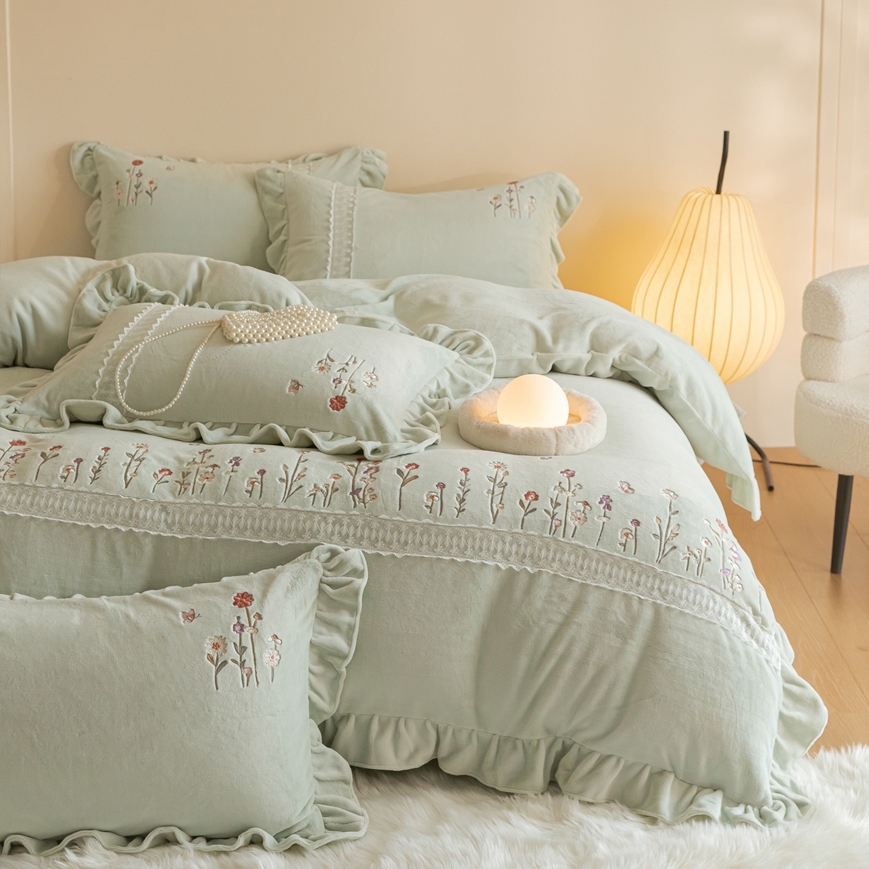 91家纺网 家纺一手货源 找家纺 艾唯希家纺 2025新款高端全消光公主绒工艺四件套-花意 花意-绿