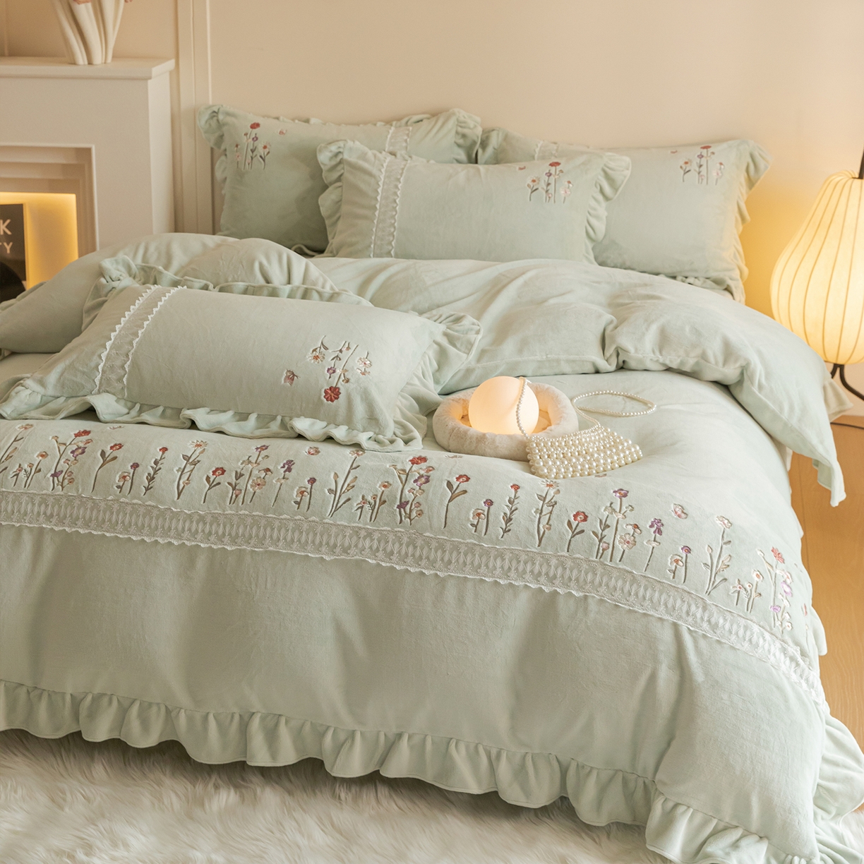 91家纺网 家纺一手货源 找家纺 艾唯希家纺 2025新款高端全消光公主绒工艺四件套-花意 花意-绿