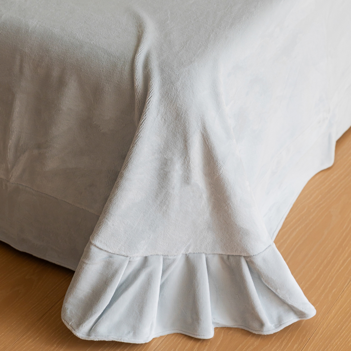 91家纺网 家纺一手货源 找家纺 艾唯希家纺 2025新款高端全消光公主绒工艺四件套-花意 花意-蓝