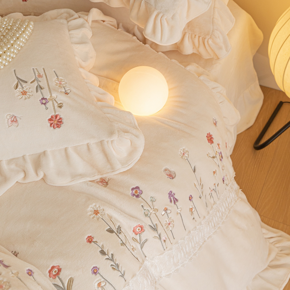 91家纺网 家纺一手货源 找家纺 艾唯希家纺 2025新款高端全消光公主绒工艺四件套-花意 花意-奶酪