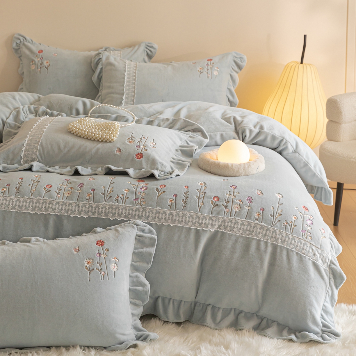 91家纺网 家纺一手货源 找家纺 艾唯希家纺 2025新款高端全消光公主绒工艺四件套-花意 花意-蓝