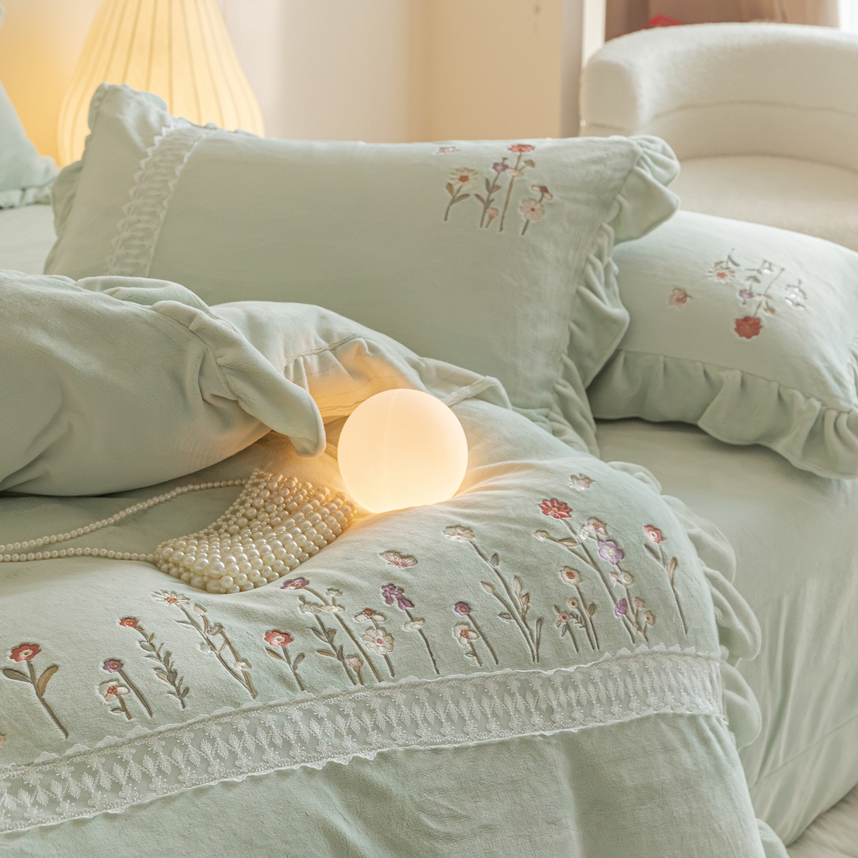 91家纺网 家纺一手货源 找家纺 艾唯希家纺 2025新款高端全消光公主绒工艺四件套-花意 花意-绿