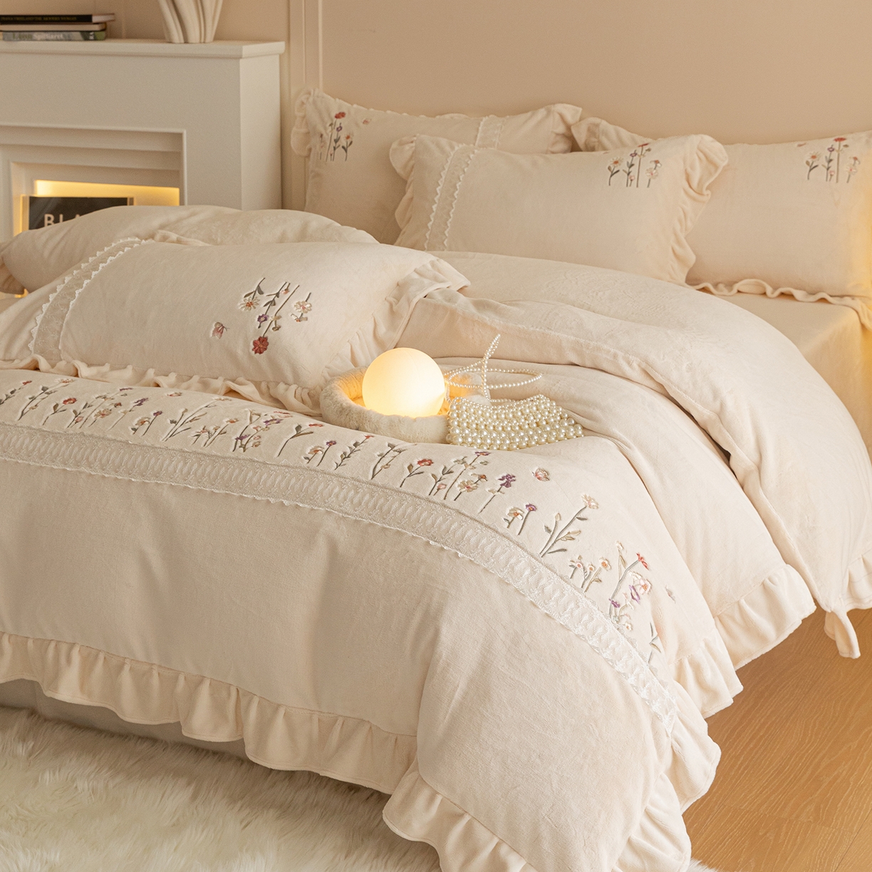 91家纺网 家纺一手货源 找家纺 艾唯希家纺 2025新款高端全消光公主绒工艺四件套-花意 花意-奶酪