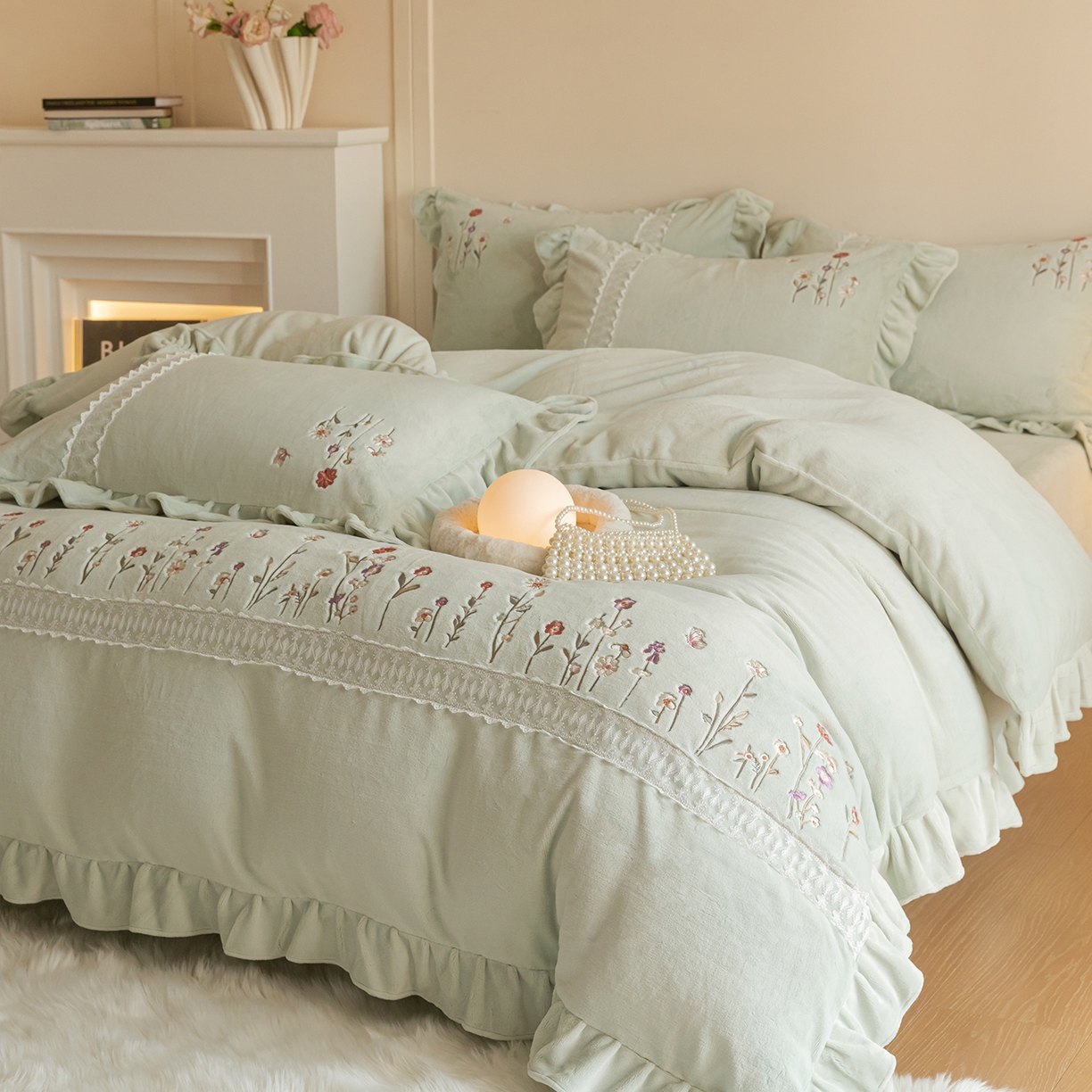 91家纺网 家纺一手货源 找家纺 艾唯希家纺 2025新款高端全消光公主绒工艺四件套-花意 花意-绿