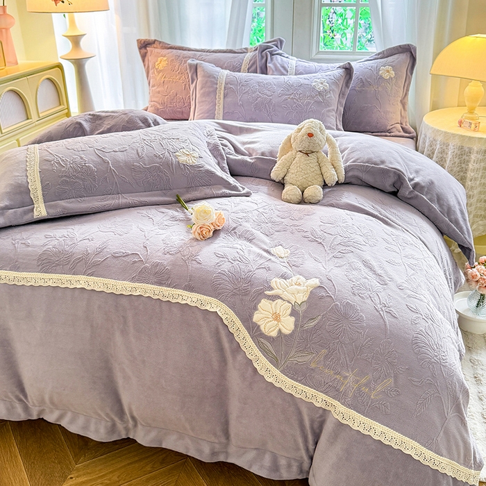 艾唯希家纺 2025新款韩式牛奶雕花绒工艺全消光立体刺绣公主风四件套-忆江南 忆江南-紫