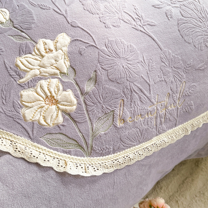 91家纺网 家纺一手货源 找家纺 艾唯希家纺 2025新款韩式牛奶雕花绒工艺全消光立体刺绣公主风四件套-忆江南 忆江南-紫