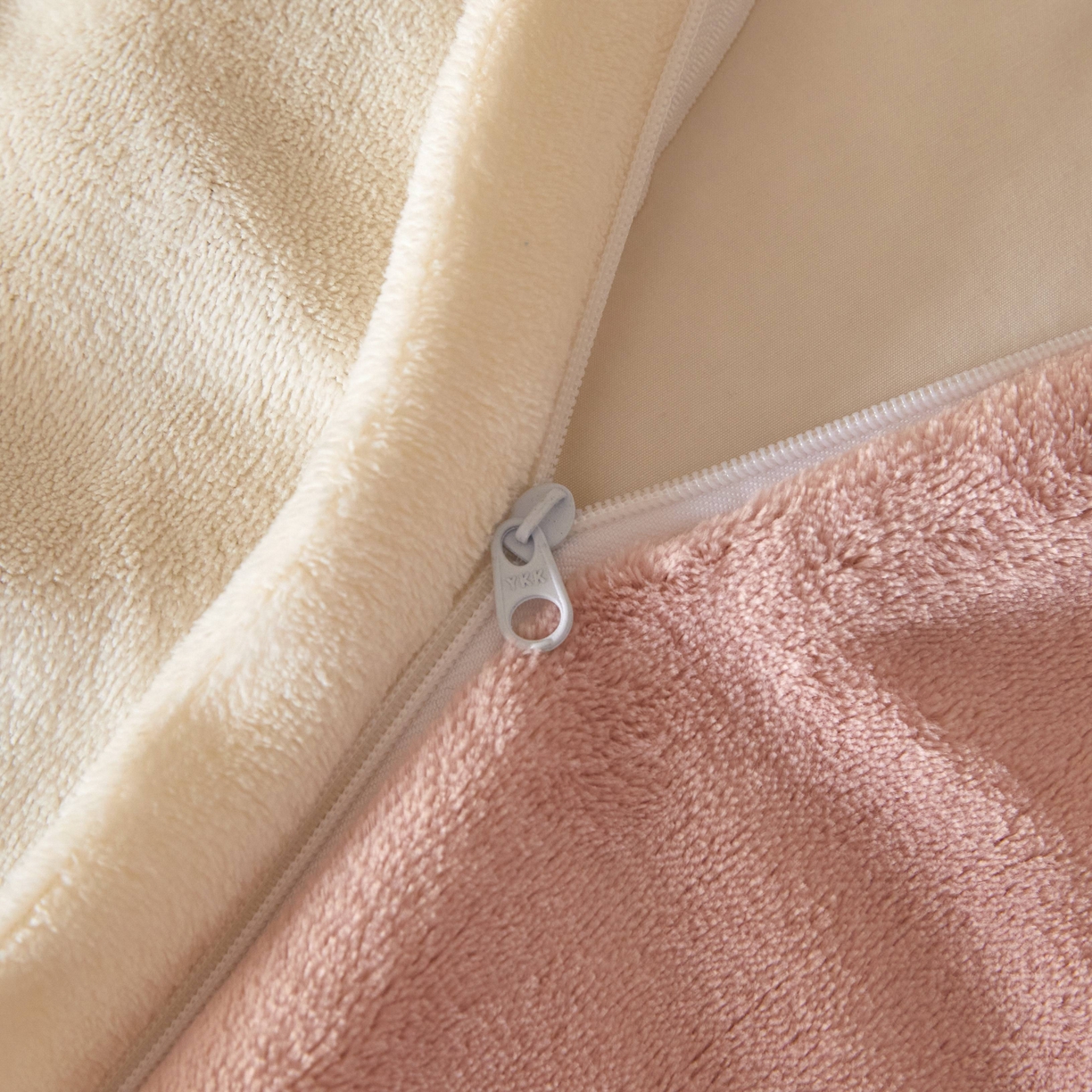 91家纺网 家纺一手货源 找家纺 ONE TWO ONE 121 2025新款牛奶绒刺绣珊瑚绒牛奶绒法兰绒兔毛绒四件套panda刺绣熊猫-场景二 panda刺绣熊猫-橘粉