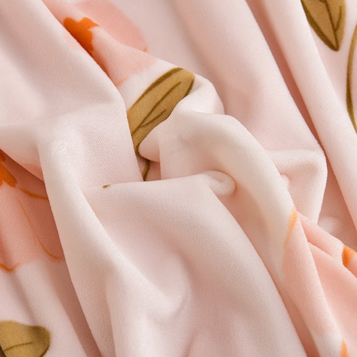 91家纺网 家纺一手货源 找家纺 赫本 2025新品8斤爆品牛奶绒四件套床裙款金雕绒法莱绒四套件 初恋-粉