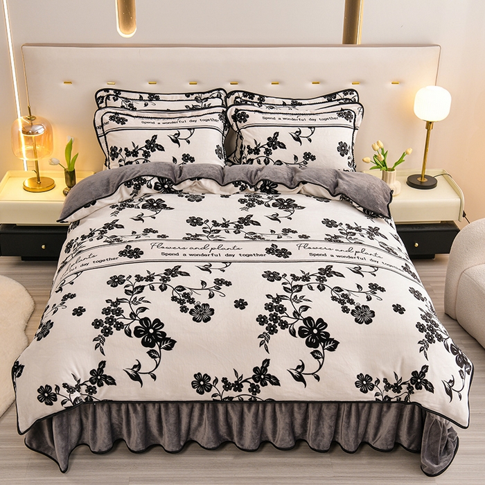 91家纺网 家纺一手货源 找家纺 赫本 2025新品8斤爆品牛奶绒四件套床裙款金雕绒法莱绒四套件 赫本风