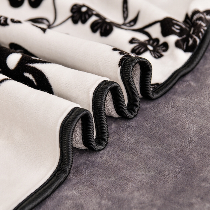 91家纺网 家纺一手货源 找家纺 赫本 2025新品8斤爆品牛奶绒四件套床裙款金雕绒法莱绒四套件 赫本风