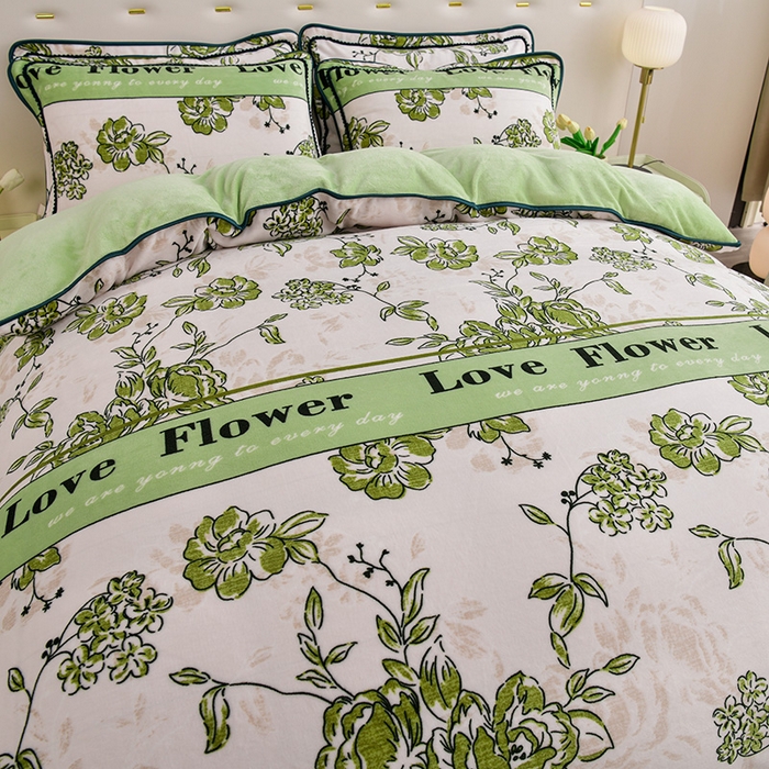 91家纺网 家纺一手货源 找家纺 赫本 2025新品8斤爆品牛奶绒四件套床裙款金雕绒法莱绒四套件 简若花语