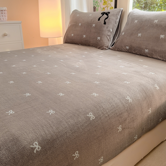 91家纺网 家纺一手货源 找家纺 布柔 2025新款毛巾绣花卡通ins风牛奶绒床笠床笠单件单床笠-甜心 甜心咖