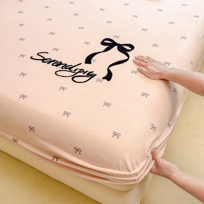 91家纺网 家纺一手货源 找家纺 布柔 2025新款毛巾绣花卡通ins风牛奶绒床笠床笠单件单床笠-甜心 甜心米