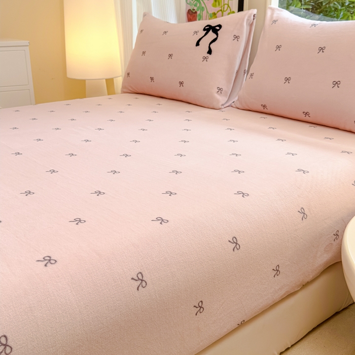 91家纺网 家纺一手货源 找家纺 布柔 2025新款毛巾绣花卡通ins风牛奶绒床笠床笠单件单床笠-甜心 甜心米