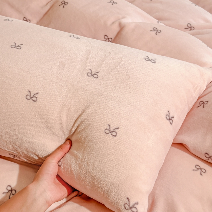 91家纺网 家纺一手货源 找家纺 布柔 2025新款毛巾绣花卡通ins风牛奶绒床笠床笠单件单床笠-甜心 甜心米