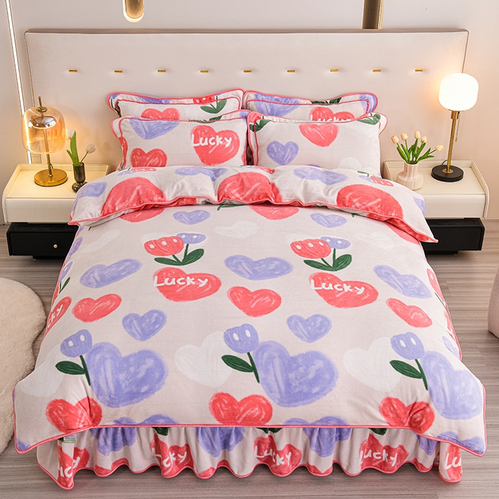 91家纺网 家纺一手货源 找家纺 赫本 2025新品8斤爆品牛奶绒四件套床裙款金雕绒法莱绒四套件 幸运心