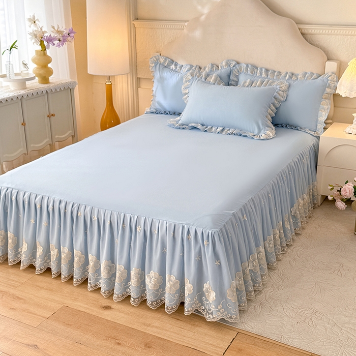 91家纺网 家纺一手货源 找家纺 后庭寝室 2025新款亲肤花边蕾丝床裙四件套-繁花似锦系列 繁花似锦-浅蓝