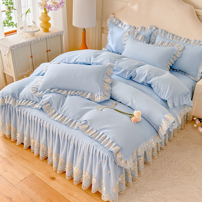 91家纺网 家纺一手货源 找家纺 后庭寝室 2025新款亲肤花边蕾丝床裙四件套-繁花似锦系列 繁花似锦-浅蓝