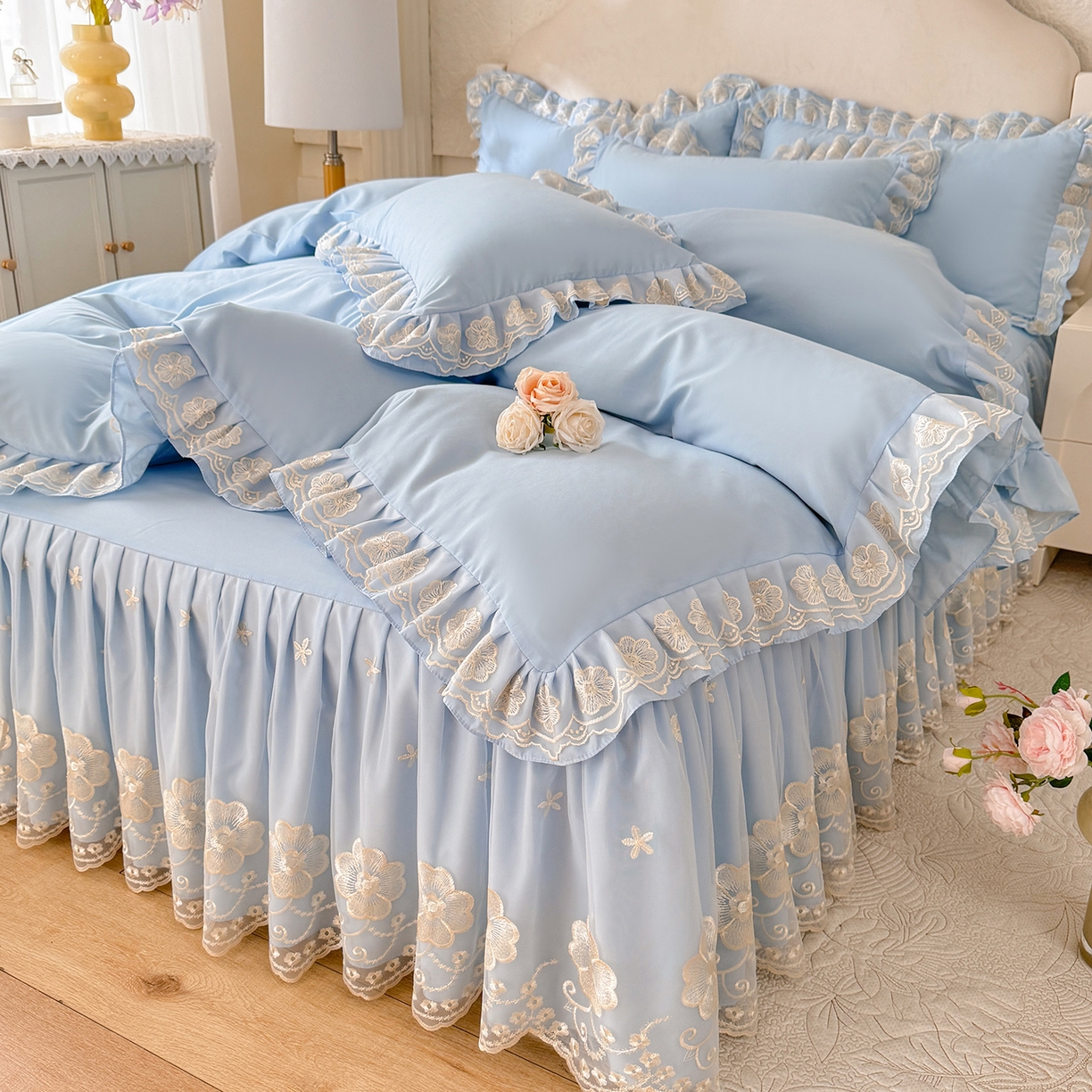 后庭寝室 2025新款亲肤花边蕾丝床裙四件套-繁花似锦系列 繁花似锦-浅蓝