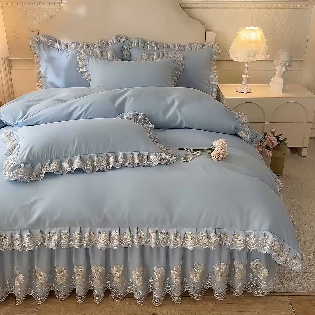 91家纺网 家纺一手货源 找家纺 后庭寝室 2025新款亲肤花边蕾丝床裙四件套-繁花似锦系列 繁花似锦-浅蓝