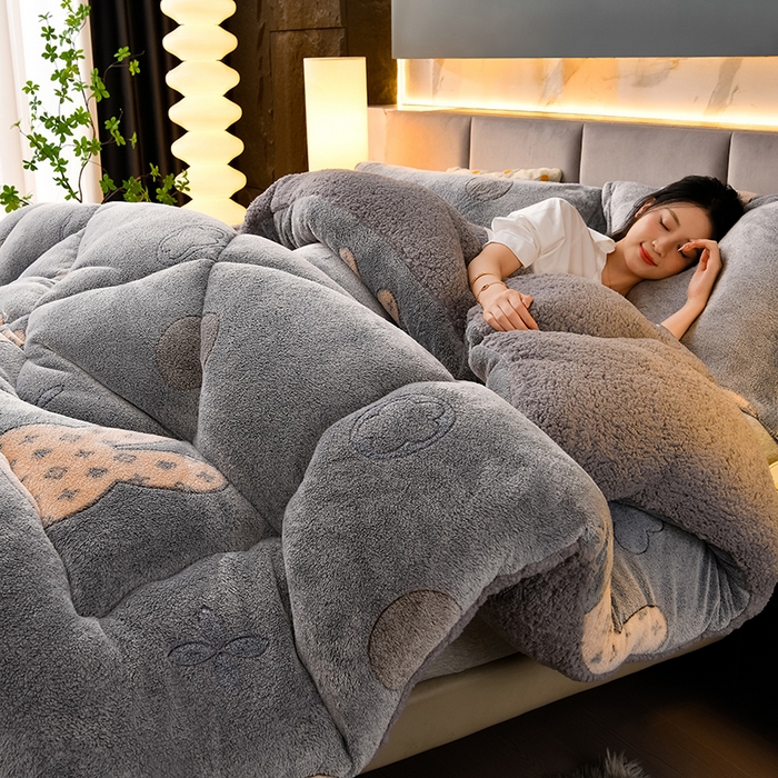 91家纺网 家纺一手货源 找家纺 南北家居 2025新款AB版雪花绒羊羔绒冬被被子被芯 比心兔兔