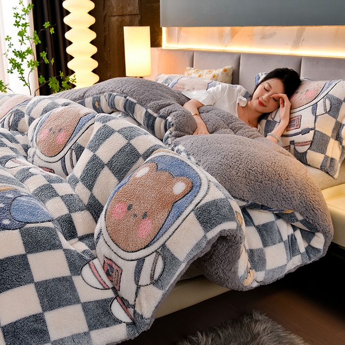 91家纺网 家纺一手货源 找家纺 南北家居 2025新款AB版雪花绒羊羔绒冬被被子被芯 宇航员