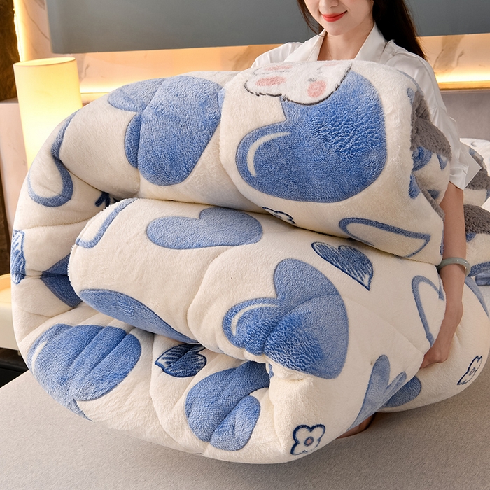 91家纺网 家纺一手货源 找家纺 南北家居 2025新款AB版雪花绒羊羔绒冬被被子被芯 爱心满满