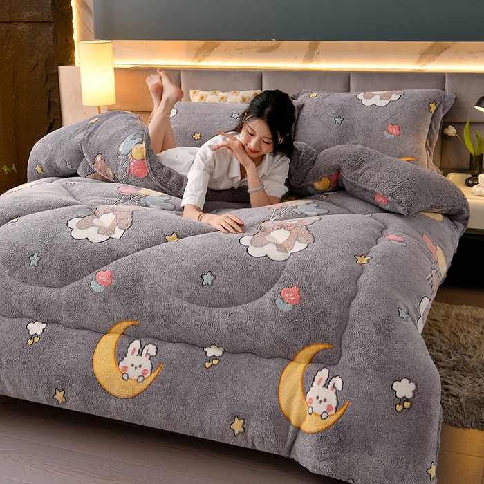 91家纺网 家纺一手货源 找家纺 南北家居 2025新款AB版雪花绒羊羔绒冬被被子被芯 云朵萌熊