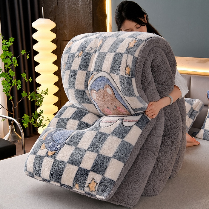 91家纺网 家纺一手货源 找家纺 南北家居 2025新款AB版雪花绒羊羔绒冬被被子被芯 宇航员