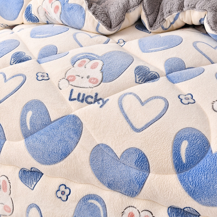 91家纺网 家纺一手货源 找家纺 南北家居 2025新款AB版雪花绒羊羔绒冬被被子被芯 爱心满满